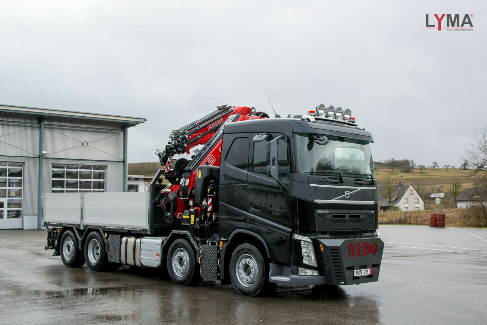 Fahrzeugabbildung Volvo FASSI 820RA2.27 FJ L426 8x2 - SOFORT - NOW READY